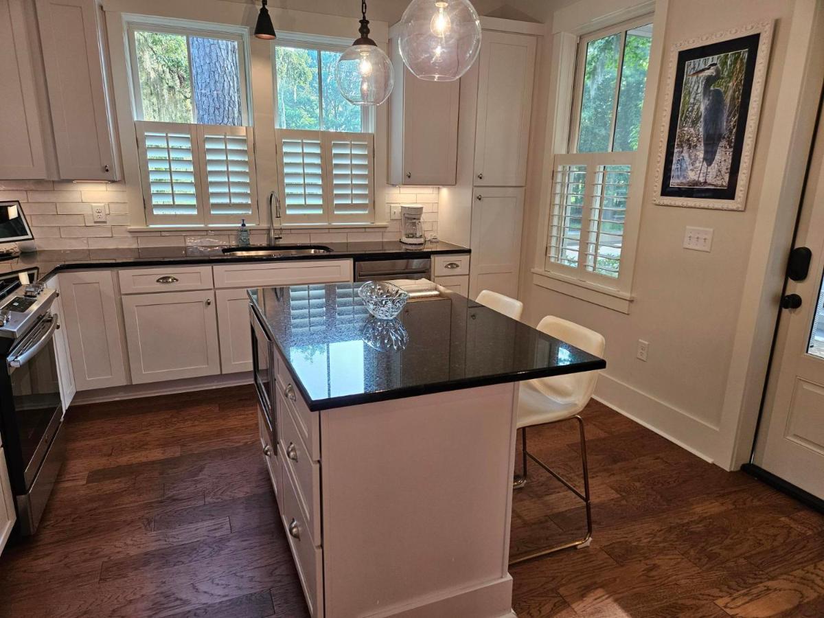 Low Country Cottage In Beautiful Habersham Бофорт Экстерьер фото